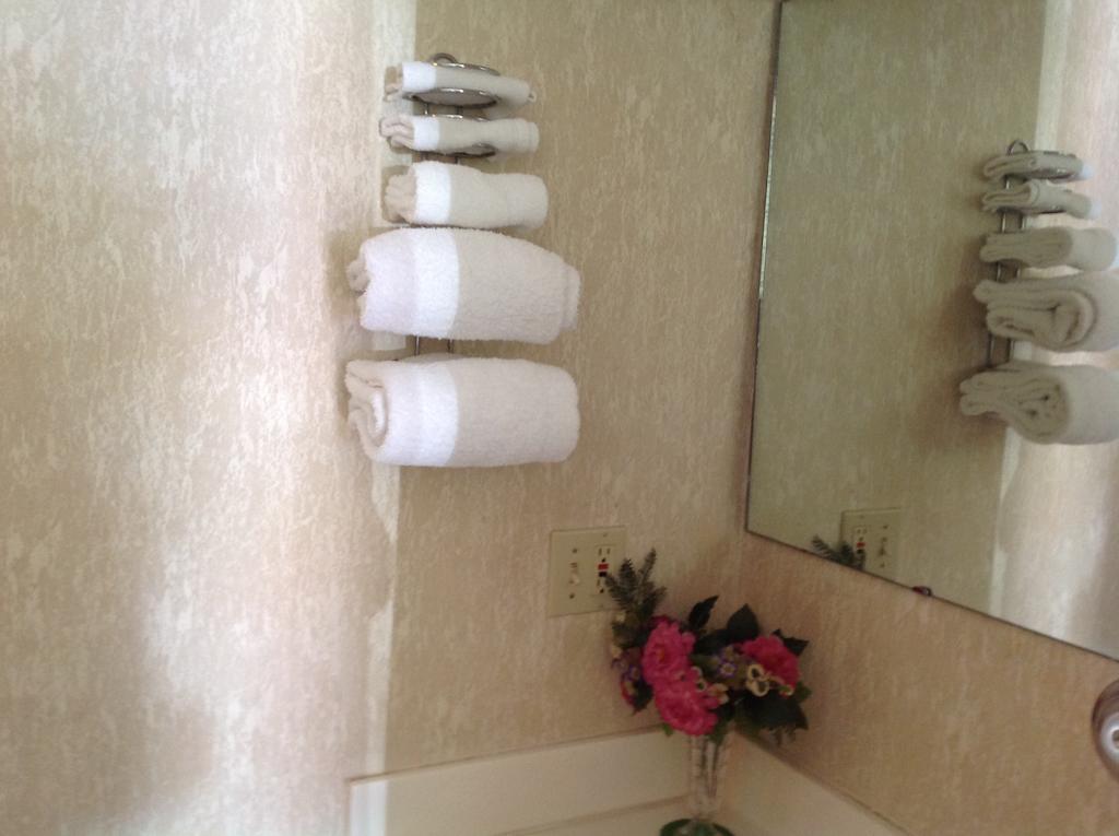 Budget Inn Хейзълуд Стая снимка